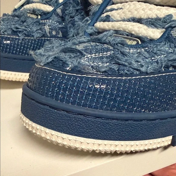 Louis Vuitton Textured Blue Sneakers with White Accents - Picture 5 of 8